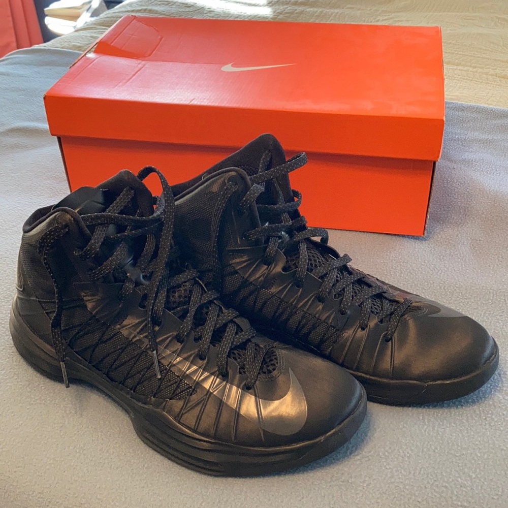 Nike Hyperdunk Basketball Shoes, size 11.5